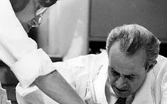Solomon Berson and Rosalyn Yalow published a definitive paper on the quantitation of the reaction between antigen and antibody in which they noted the conditions necessary for the performance of immunoassay. This allowed scientists to determine the amount of insulin and all other peptide hormones in the blood or other body fluids and tissues. Berson was later named Chair of Mount Sinai’s Department of Medicine.