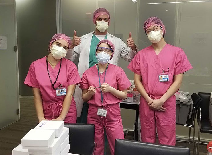 Image of doctor with nurses