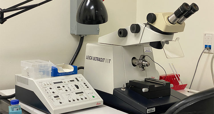 Transmission Electron Ultramicrotome